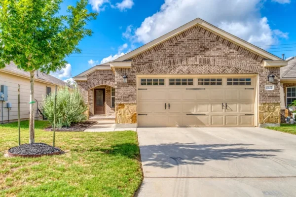 Quick Fix Door Offering Garage Door Repair Service in Dubai